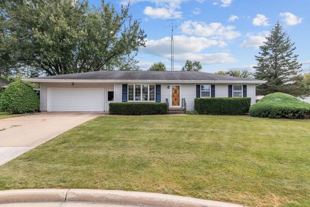 132 OAK COURT, Berlin, WI 54923