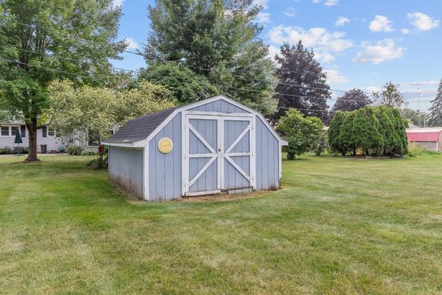 132 OAK COURT, Berlin, WI 54923