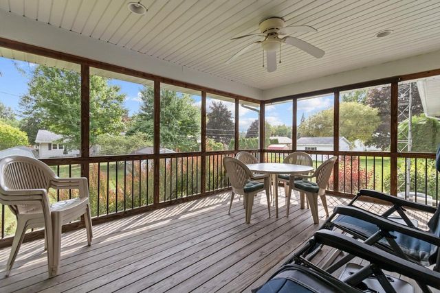 132 OAK COURT, Berlin, WI 54923