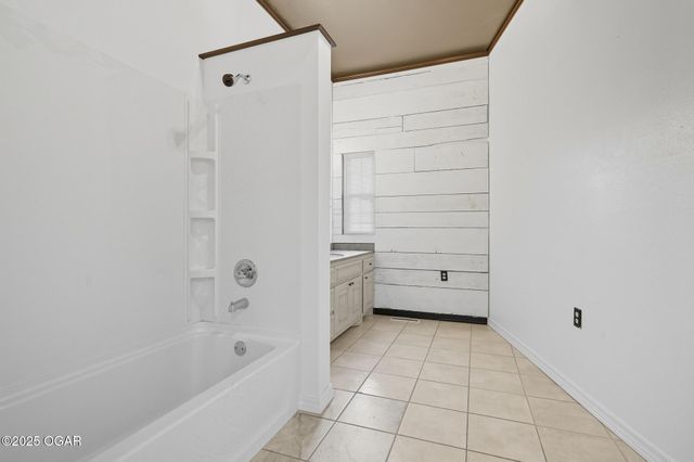 2118 S Wall Avenue, Joplin, MO 64804