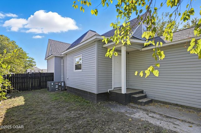 2118 S Wall Avenue, Joplin, MO 64804