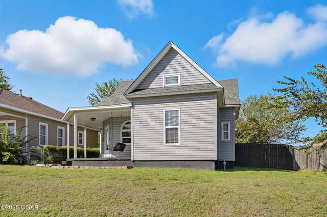 2118 S Wall Avenue, Joplin, MO 64804