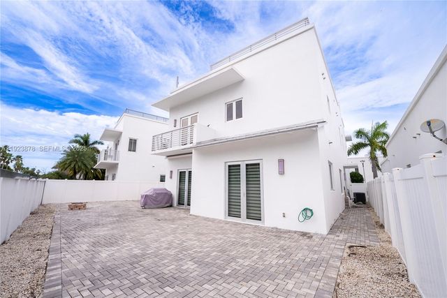 8340 NW 33 Terrace, Doral, FL 33122