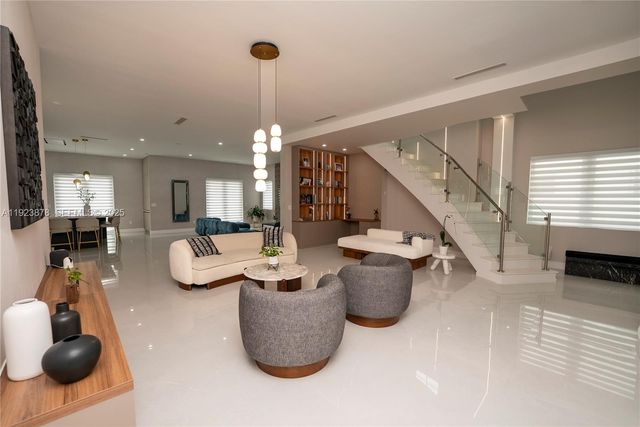 8340 NW 33 Terrace, Doral, FL 33122