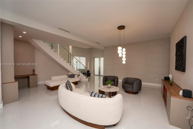 8340 NW 33 Terrace, Doral, FL 33122