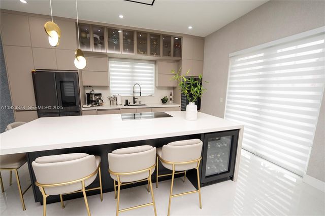 8340 NW 33 Terrace, Doral, FL 33122