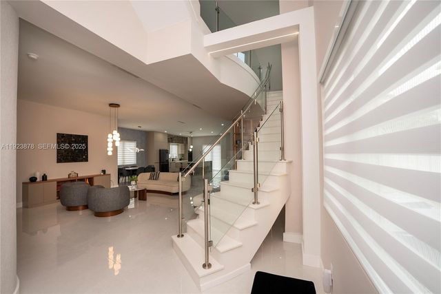 8340 NW 33 Terrace, Doral, FL 33122