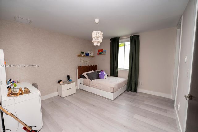 8340 NW 33 Terrace, Doral, FL 33122