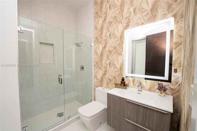 8340 NW 33 Terrace, Doral, FL 33122