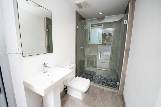 8340 NW 33 Terrace, Doral, FL 33122