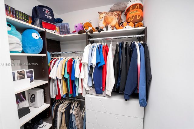 8340 NW 33 Terrace, Doral, FL 33122