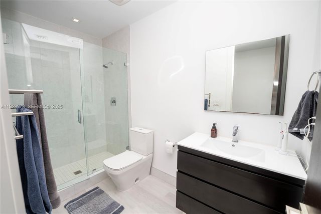 8340 NW 33 Terrace, Doral, FL 33122