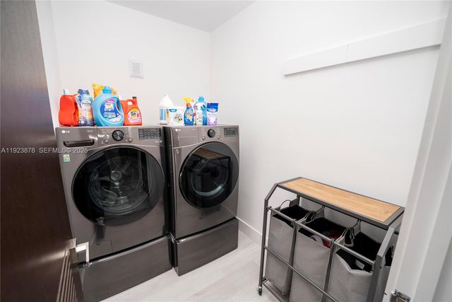 8340 NW 33 Terrace, Doral, FL 33122