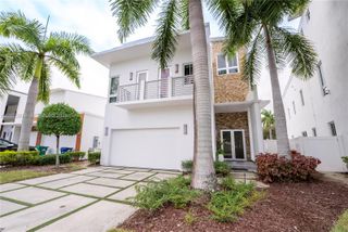 8340 NW 33 Terrace, Doral, FL 33122