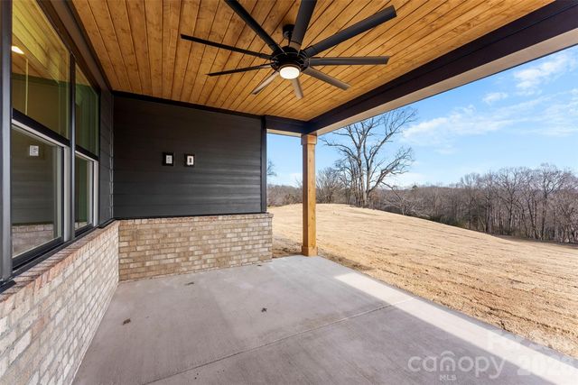 135 Harbourtown Drive, Kings Mountain, NC 28086