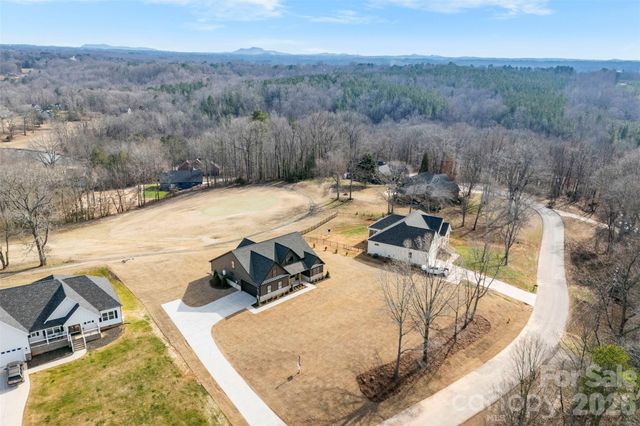135 Harbourtown Drive, Kings Mountain, NC 28086