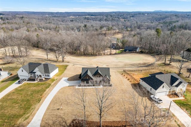 135 Harbourtown Drive, Kings Mountain, NC 28086