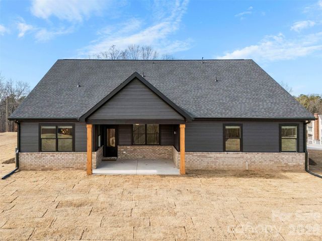 135 Harbourtown Drive, Kings Mountain, NC 28086