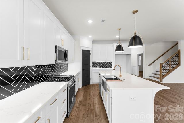 135 Harbourtown Drive, Kings Mountain, NC 28086