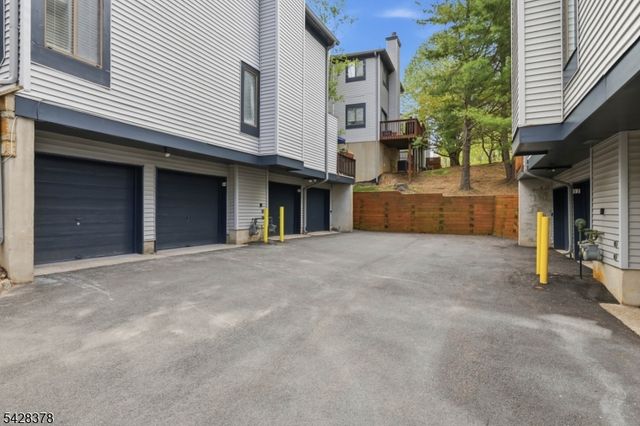 54 Overlook Dr, Independence Twp., NJ 07840
