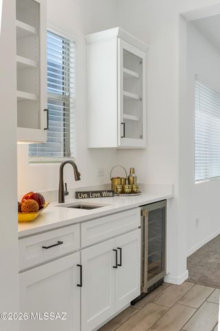 470 W Red Ribbon Lane, Oro Valley, AZ 85755