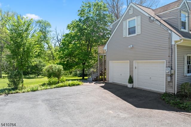 11 Whippoorwill Way, Montgomery Twp., NJ 08502