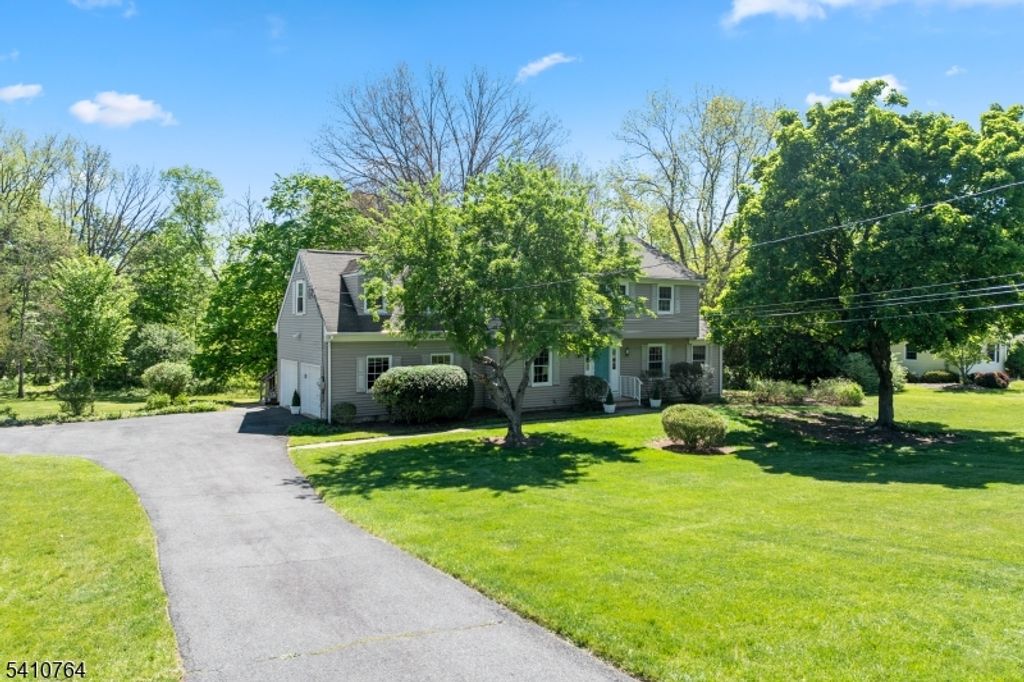 11 Whippoorwill Way, Montgomery Twp., NJ 08502