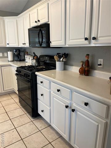 950 Hidden Cove, Belleville, IL 62223