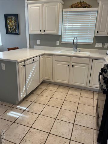 950 Hidden Cove, Belleville, IL 62223