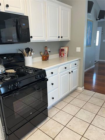 950 Hidden Cove, Belleville, IL 62223