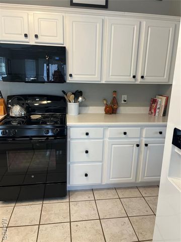 950 Hidden Cove, Belleville, IL 62223