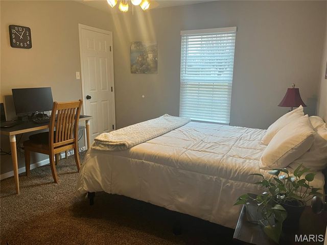 950 Hidden Cove, Belleville, IL 62223