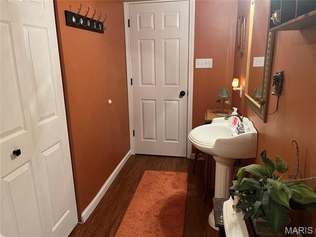 950 Hidden Cove, Belleville, IL 62223