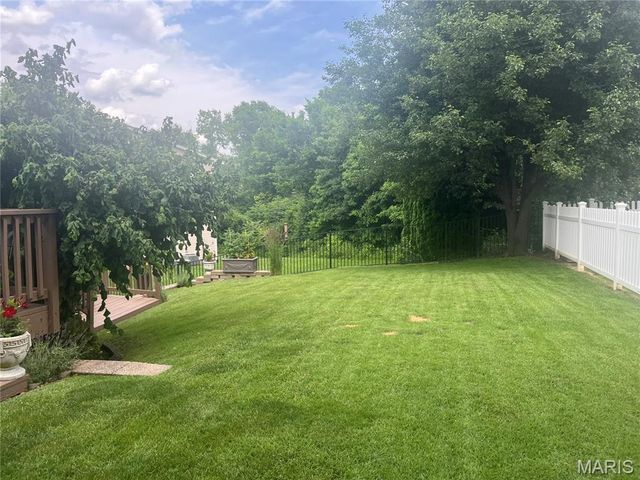 950 Hidden Cove, Belleville, IL 62223