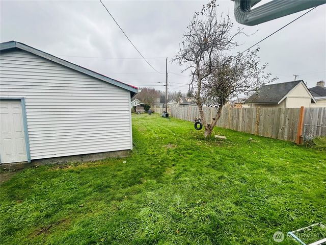 2735 Bay Avenue, Hoquiam, WA 98550