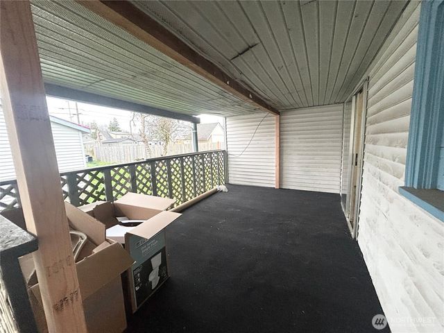 2735 Bay Avenue, Hoquiam, WA 98550