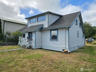 2735 Bay Avenue, Hoquiam, WA 98550