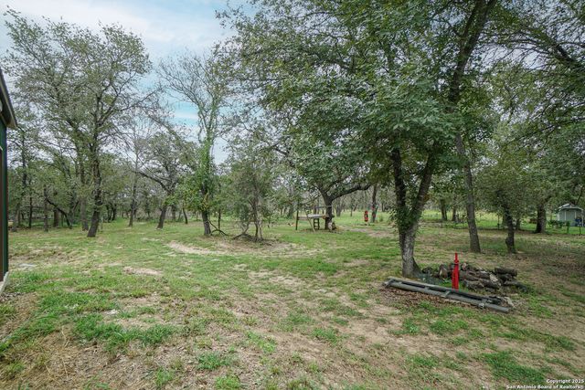 719 Falling Leaves, Adkins, TX 78101