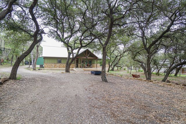 719 Falling Leaves, Adkins, TX 78101