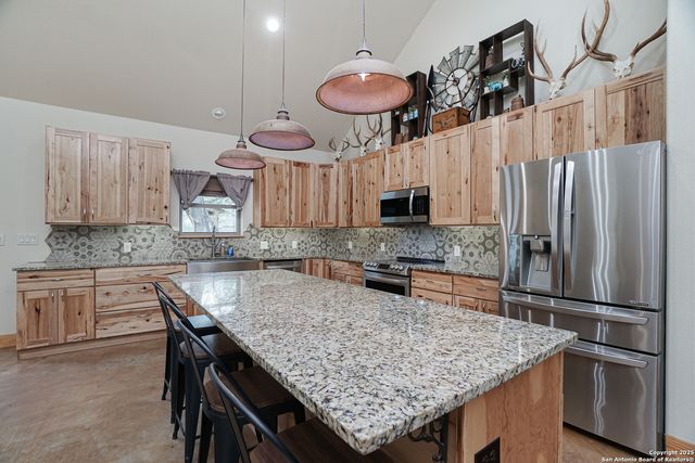 719 Falling Leaves, Adkins, TX 78101