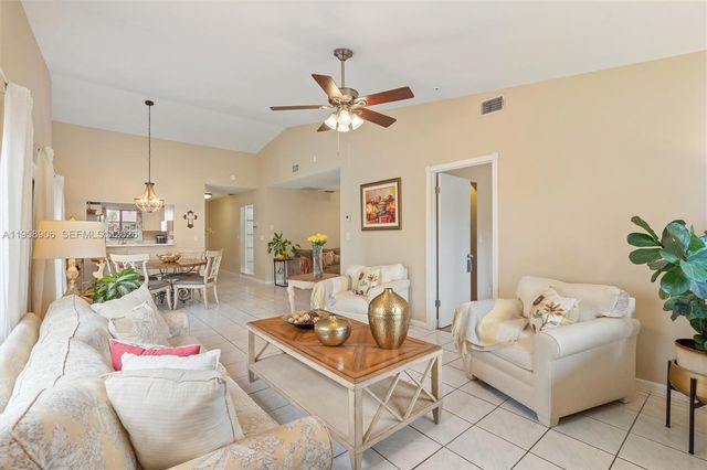 6710 S Parkway Dr 3-11, Margate, FL 33068