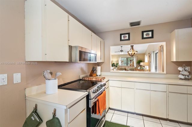 6710 S Parkway Dr 3-11, Margate, FL 33068