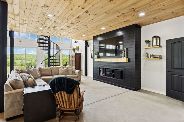 13128 Highway 49, Erin, TN 37061