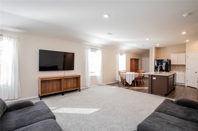 2112 E Annette Drive, Siloam Springs, AR 72761