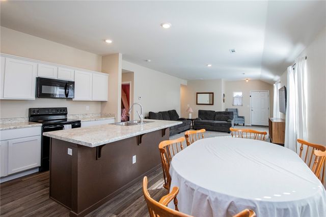 2112 E Annette Drive, Siloam Springs, AR 72761