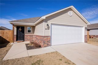 2112 E Annette Drive, Siloam Springs, AR 72761