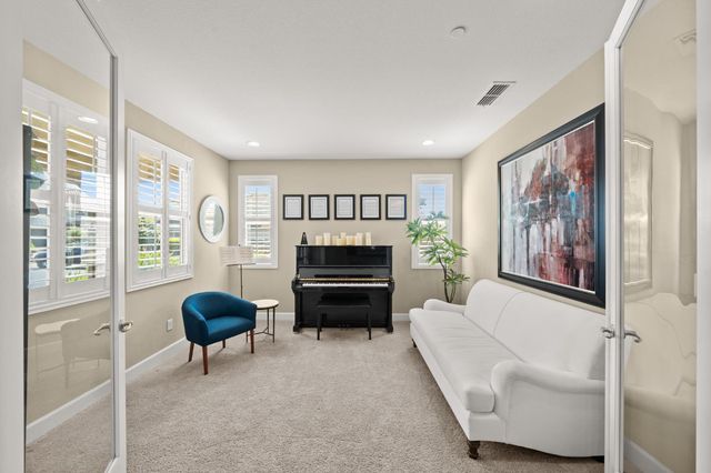 951 Anvil Cir, Rocklin, CA 95765