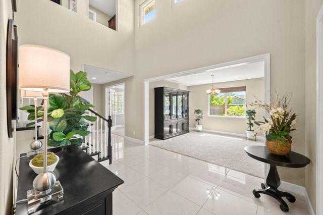 951 Anvil Cir, Rocklin, CA 95765