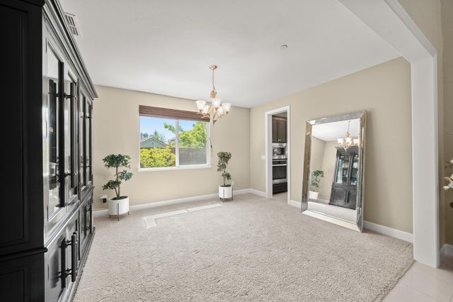 951 Anvil Cir, Rocklin, CA 95765