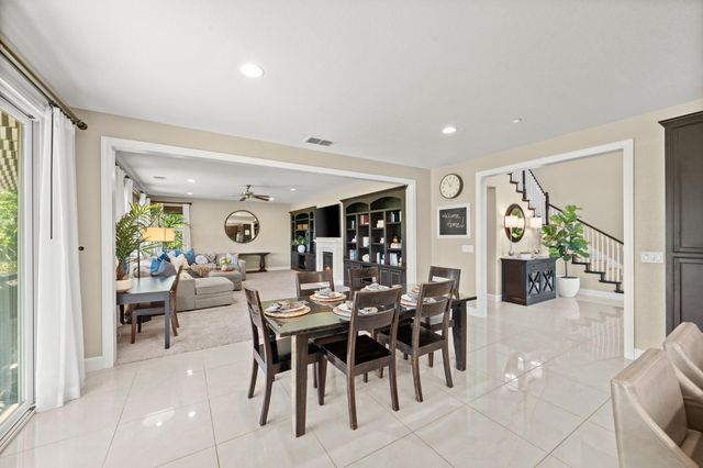 951 Anvil Cir, Rocklin, CA 95765